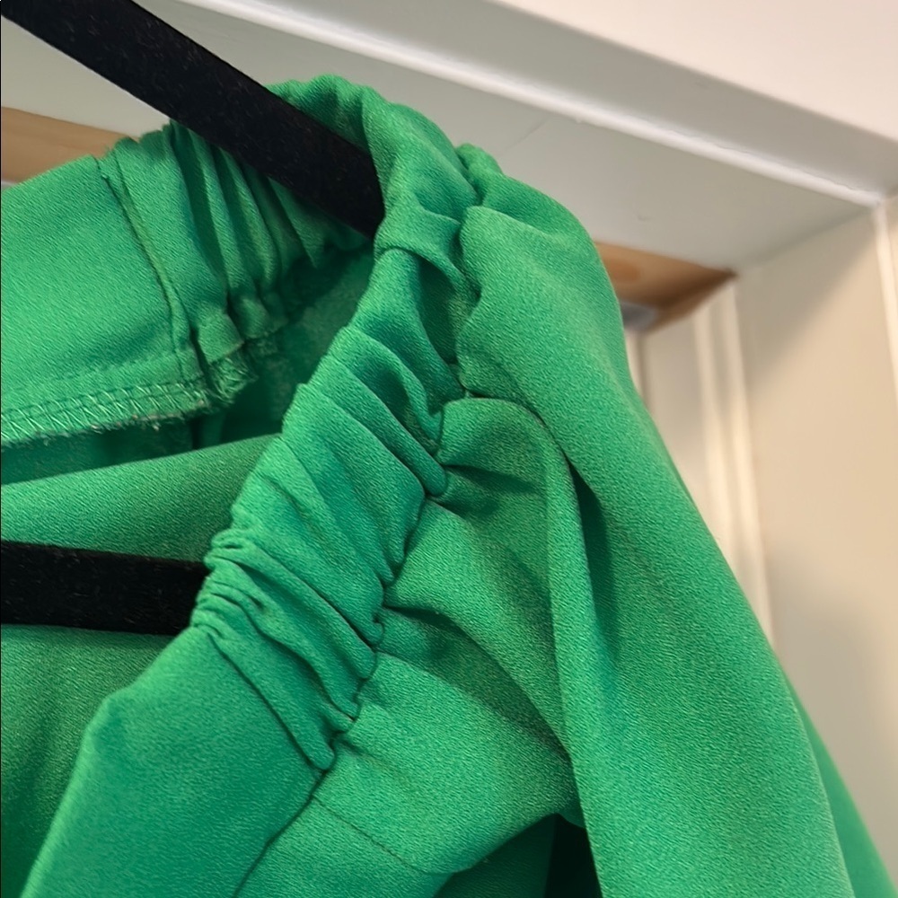 another story Green Ruched Blouse with Short Sleeves - Picture 4 of 10